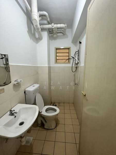 Apartment for Rent at Sri Lavender Apartment - Liza @ Zanawati Abu Bakar - Bathroom - PropertyGuru.com.my