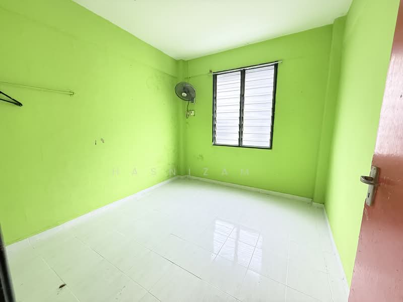 Flat for Sale at Taman Pauh Indah - Hasnizam . - Interior - PropertyGuru.com.my