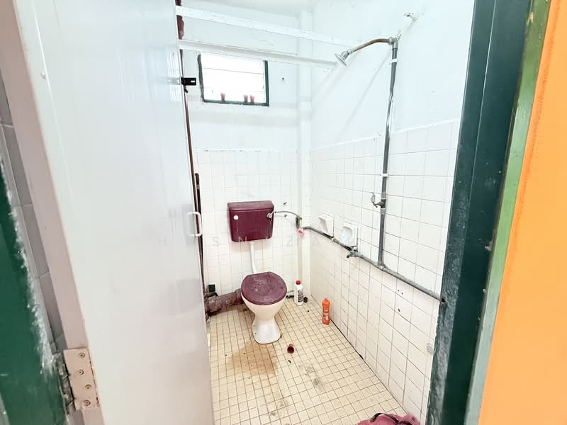 Flat for Sale at Taman Pauh Indah - Hasnizam . - Bathroom - PropertyGuru.com.my