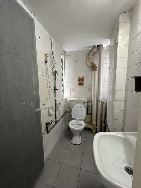 Kondominium untuk Dijual di Petaling Indah Condominiums - Pon Lee Miin - Bathroom - PropertyGuru.com.my