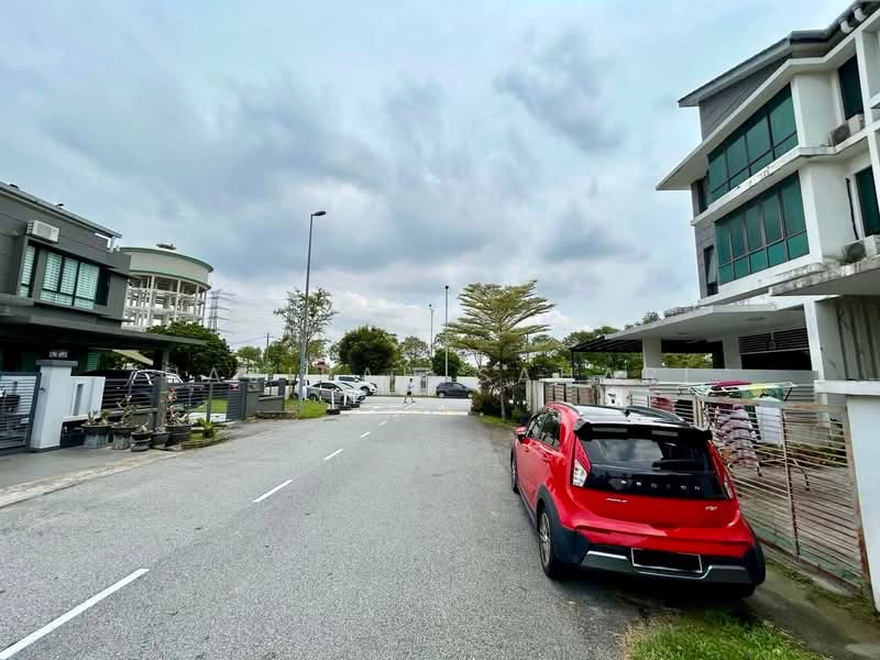 2.5-storey Terraced House for Sale in Bandar Puteri Puchong (Puchong) - Najibah Sahari - Exterior - PropertyGuru.com.my