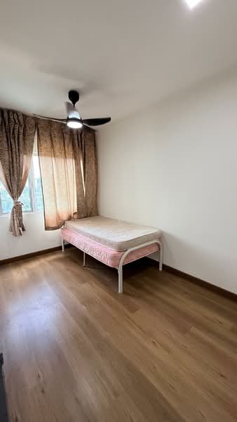 Kondominium untuk Disewa di Residensi Desa Satumas - SC Toh - Bedroom - PropertyGuru.com.my
