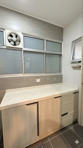 Kondominium untuk Disewa di Residensi Desa Satumas - SC Toh - Kitchen - PropertyGuru.com.my