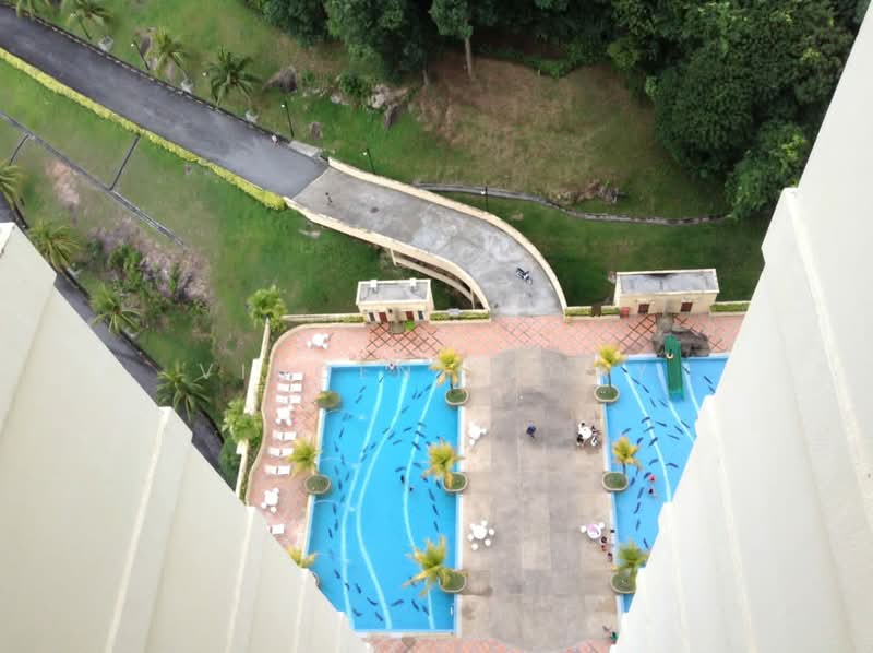 Kondominium untuk Dijual di Greenlane Park - Vincent Koay - Pool - PropertyGuru.com.my