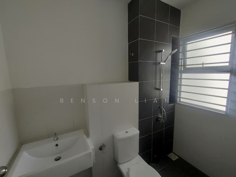 2-storey Terraced House for Rent in Puncak Alam (Selangor) - Benson Lian - Bathroom - PropertyGuru.com.my