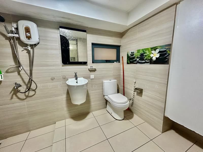 Servis Apartment untuk Disewa di Serviced Residence @ 3 Towers - Nur Fadziliana - Bathroom - PropertyGuru.com.my