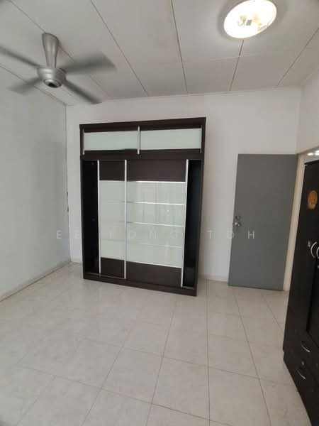 2.5-storey Terraced House for Sale in Taman Setia Indah (Tebrau) - Ee Fong Toh - Bedroom - PropertyGuru.com.my