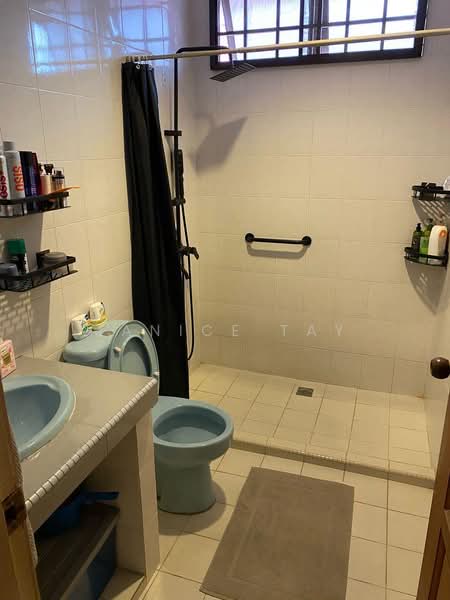 Rumah Berkembar untuk Dijual di Kota Kinabalu (Sabah) - Janice Tay - Bathroom - PropertyGuru.com.my
