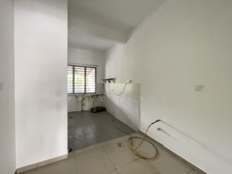 Rumah Teres 3 Tingkat untuk Disewa di Taman Selasih (Batu Caves) - Francis Soh - Kitchen - PropertyGuru.com.my