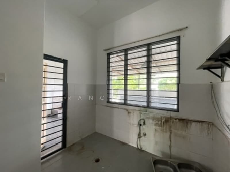 Rumah Teres 3 Tingkat untuk Disewa di Taman Selasih (Batu Caves) - Francis Soh - Kitchen - PropertyGuru.com.my