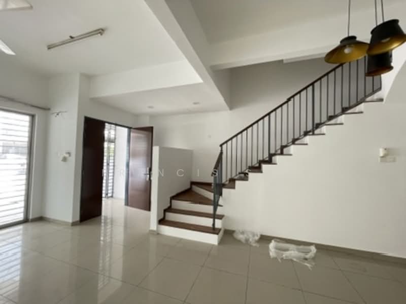 Rumah Teres 3 Tingkat untuk Disewa di Taman Selasih (Batu Caves) - Francis Soh - Living Room - PropertyGuru.com.my