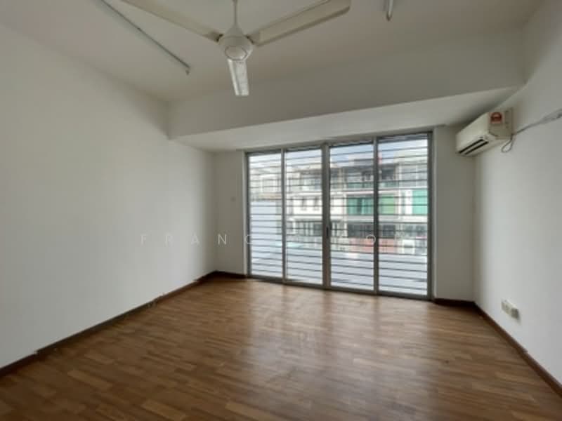 Rumah Teres 3 Tingkat untuk Disewa di Taman Selasih (Batu Caves) - Francis Soh - Living Room - PropertyGuru.com.my