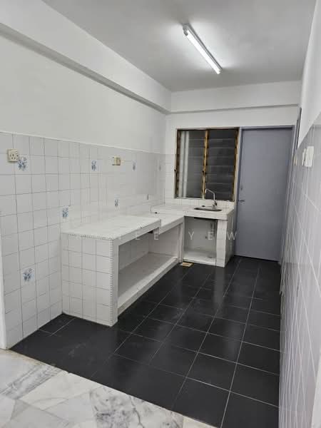 Rumah Teres 2 Tingkat untuk Dijual di Taman Serangkai (Jalan Klang Lama (Old Klang Road)) - Renee Yew - Kitchen - PropertyGuru.com.my