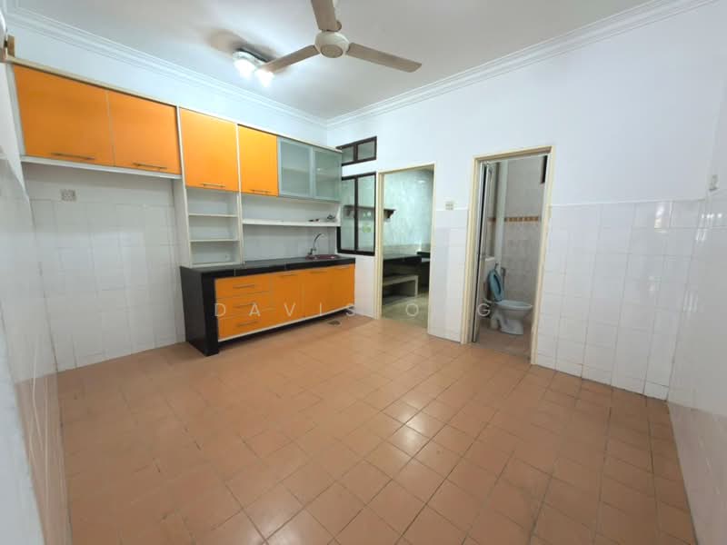 2-storey Terraced House for Sale in Saujana Damansara (Damansara Damai) - Davis Ong - Kitchen - PropertyGuru.com.my