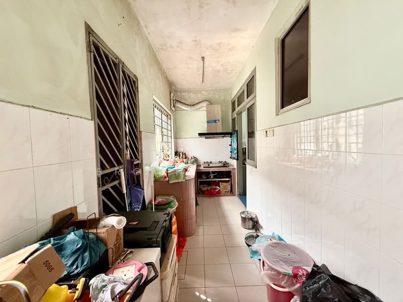 2-storey Terraced House for Sale in Taman Ungku Tun Aminah (Skudai) - Brown Cheng - Kitchen - PropertyGuru.com.my