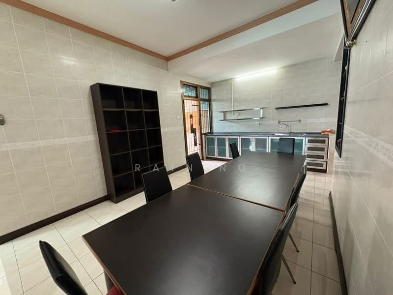 Banglo Pautan untuk Disewa di Taman Austin Perdana (Tebrau) - Rain Ng - Kitchen - PropertyGuru.com.my
