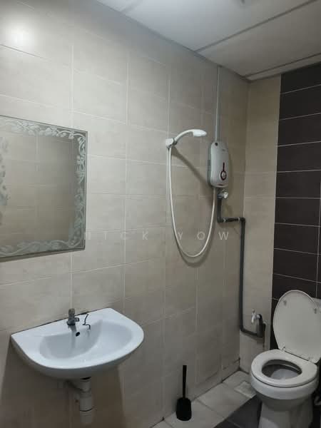 Servis Apartment untuk Disewa di Cova Square - Nick Yow - Bathroom - PropertyGuru.com.my