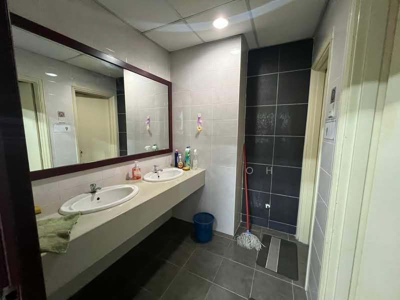 Shop / Office for Rent in Puchong (Selangor) - Aaron Goh - Bathroom - PropertyGuru.com.my