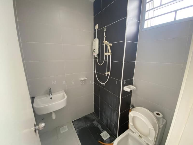 Apartment for Rent at Nusa Heights (Nusa Puncak) - Marcus Tey - Bathroom - PropertyGuru.com.my