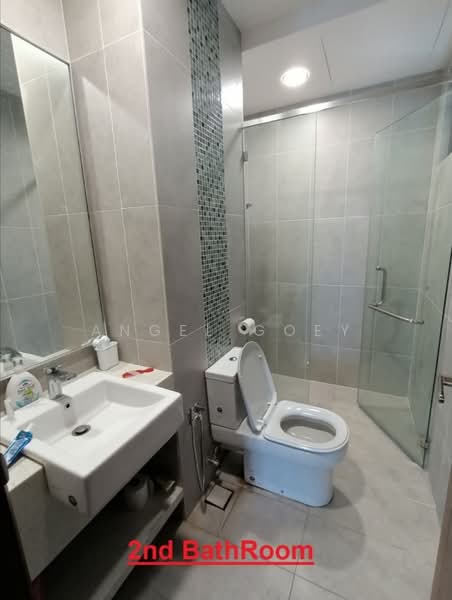 Kondominium untuk Dijual di Queens Residences Q2 @ Queens Waterfront - Angel Goey - Bathroom - PropertyGuru.com.my