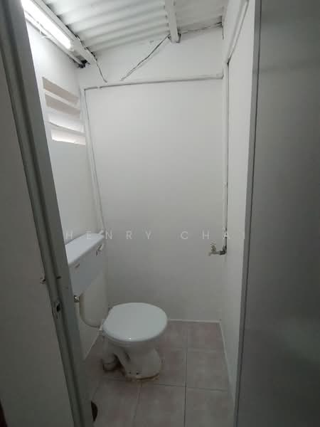1-storey Terraced House for Rent in Seksyen 10 (Petaling Jaya) - Henry Chai - Bathroom - PropertyGuru.com.my