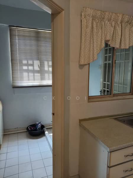 Kondominium untuk Disewa di Gold Coast Resort Condominium - CK Ooi - Kitchen - PropertyGuru.com.my