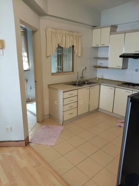 Kondominium untuk Disewa di Gold Coast Resort Condominium - CK Ooi - Kitchen - PropertyGuru.com.my