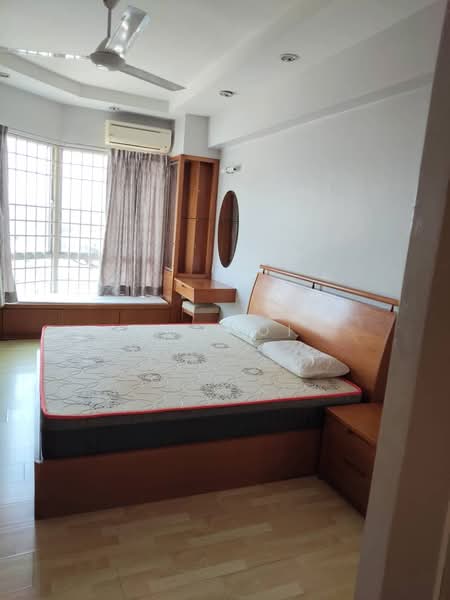 Kondominium untuk Disewa di Gold Coast Resort Condominium - CK Ooi - Bedroom - PropertyGuru.com.my
