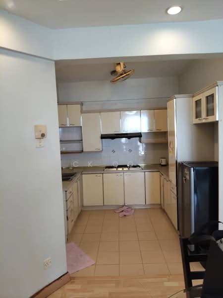 Kondominium untuk Disewa di Gold Coast Resort Condominium - CK Ooi - Kitchen - PropertyGuru.com.my