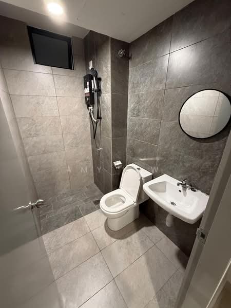 Servis Apartment untuk Disewa di Traders Park - Amy Low - Bathroom - PropertyGuru.com.my