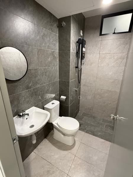 Servis Apartment untuk Disewa di Traders Park - Amy Low - Bathroom - PropertyGuru.com.my
