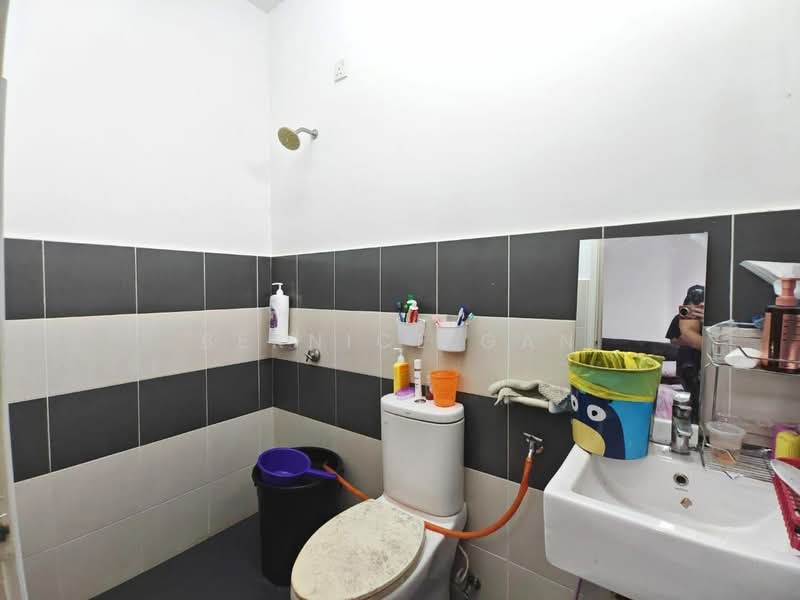 Rumah Teres 2 Tingkat untuk Dijual di Taman Kota Masai (Pasir Gudang) - Bernice Gan - Bathroom - PropertyGuru.com.my