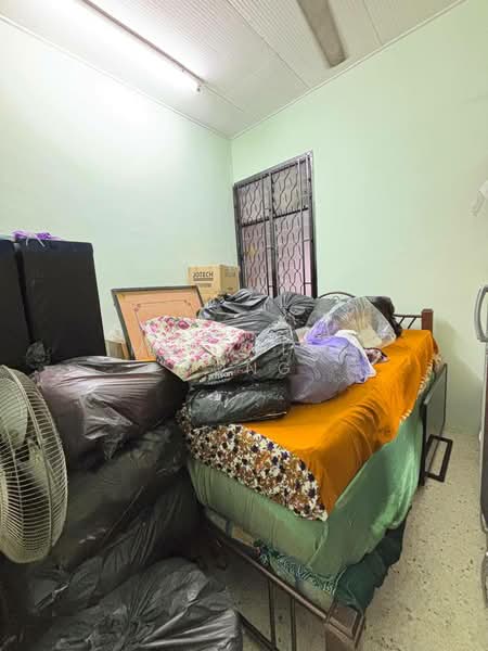 1-storey Terraced House for Sale in Taman Desa Cemerlang (Ulu Tiram) - Michelle Fong - Bedroom - PropertyGuru.com.my