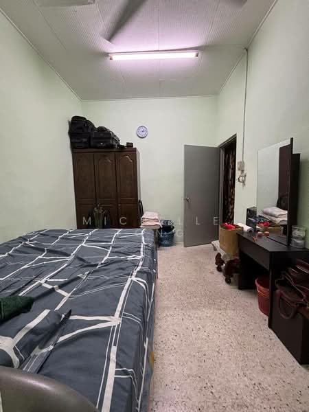 1-storey Terraced House for Sale in Taman Desa Cemerlang (Ulu Tiram) - Michelle Fong - Bedroom - PropertyGuru.com.my