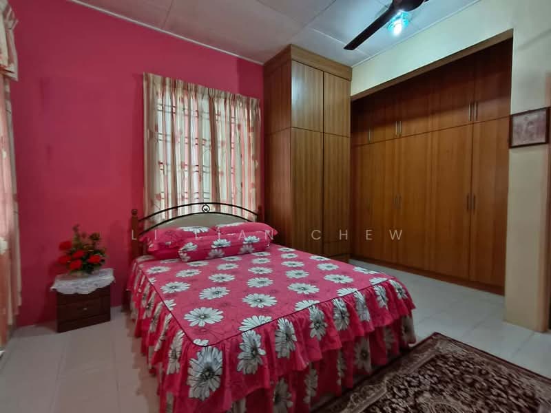2-storey Terraced House for Sale in Taman Nusa Damai (Pasir Gudang) - Li Lian Chew - Bedroom - PropertyGuru.com.my