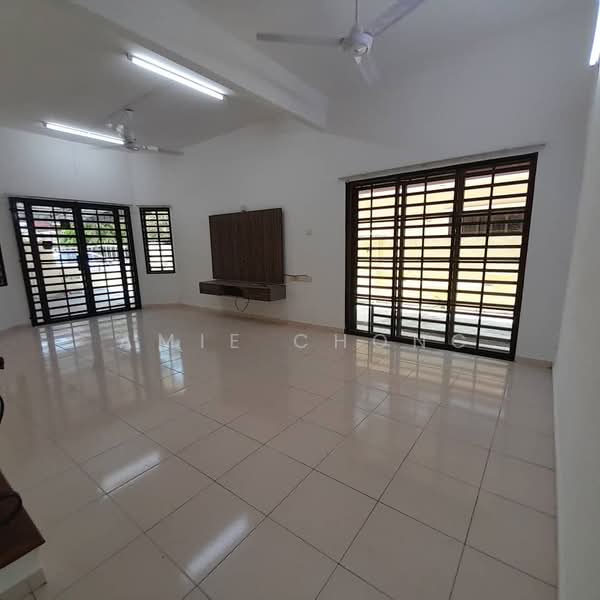 Semi-Detached House for Rent in Tambun (Perak) - Amie Chong - Living Room - PropertyGuru.com.my