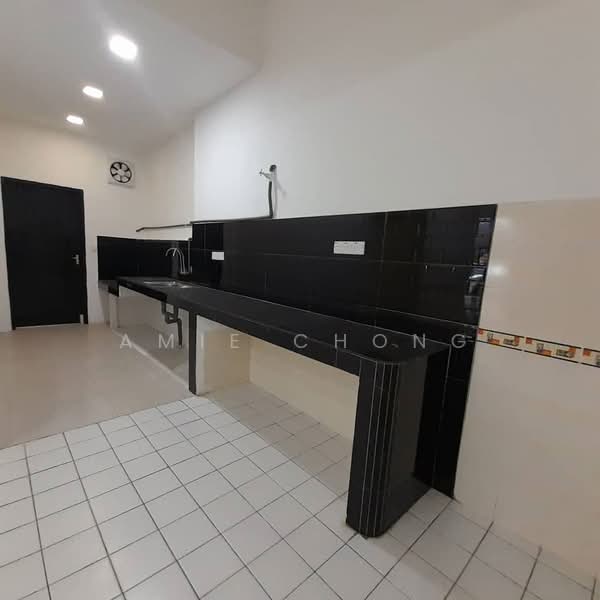 Semi-Detached House for Rent in Tambun (Perak) - Amie Chong - Kitchen - PropertyGuru.com.my