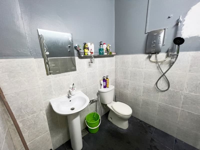 2-storey Terraced House for Sale in Bandar Baru Sungai Long (Kajang) - Lewis Tam - Bathroom - PropertyGuru.com.my