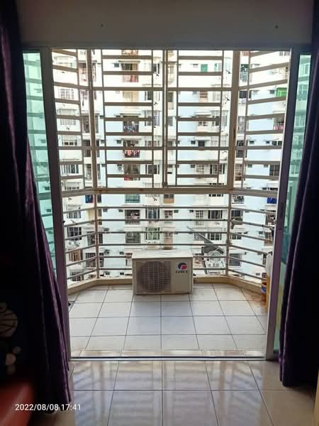 Kondominium untuk Dijual di Sri Kristal - Hong . - Balcony - PropertyGuru.com.my