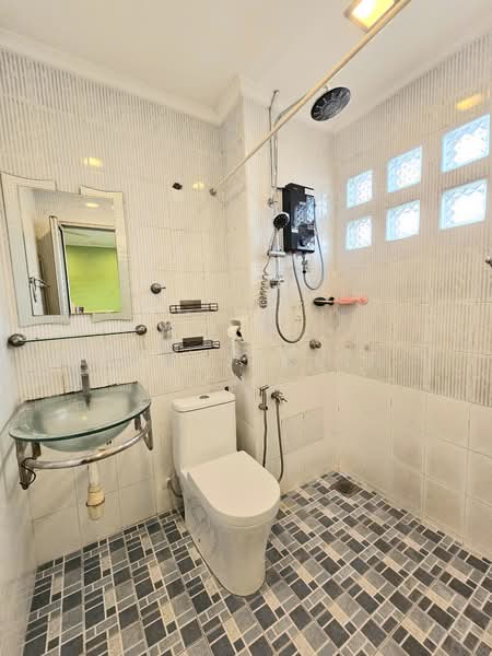 Rumah Teres 2 Tingkat untuk Dijual di Taman Putra Prima (Puchong) - Wendy Chin - Bathroom - PropertyGuru.com.my