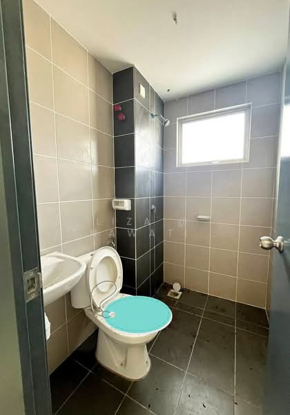 Townhouse for Sale in Dengkil (Selangor) - Liza @ Zanawati Abu Bakar - Bathroom - PropertyGuru.com.my