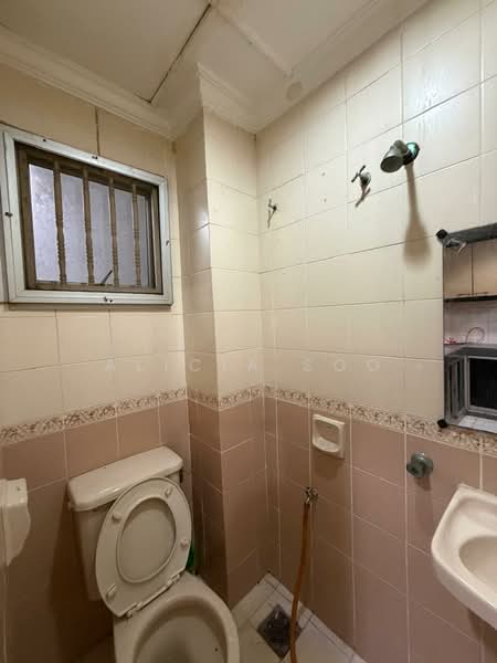 2-storey Terraced House for Sale in Bukit Rahman Putra (Sungai Buloh) - Alicia Soo - Bathroom - PropertyGuru.com.my