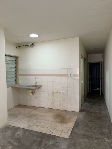 Pangsapuri untuk Dijual di Flora Damansara Apartment - Bryan Cheng - Kitchen - PropertyGuru.com.my