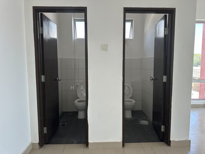 Semi-D Factory for Rent in Nilai 3 (Nilai) - Hao Lee - Bathroom - PropertyGuru.com.my