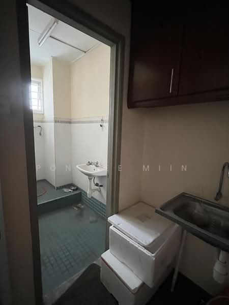 Shop / Office for Rent in Taman Maluri (Cheras) - Pon Lee Miin - Bathroom - PropertyGuru.com.my