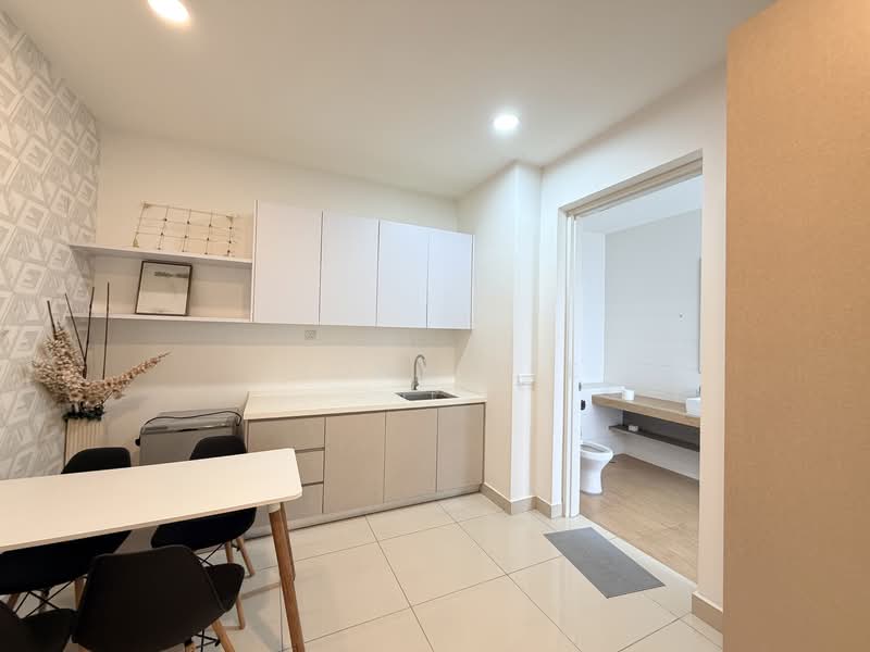 Condominium for Rent at The Parque Residences - Fiona Lee - Kitchen - PropertyGuru.com.my