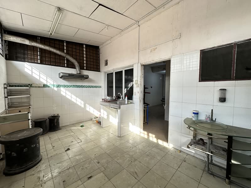 Rumah Teres 2 Tingkat untuk Dijual di Taman Jaya Utama (Telok Panglima Garang) - Stephanie Yap - Kitchen - PropertyGuru.com.my