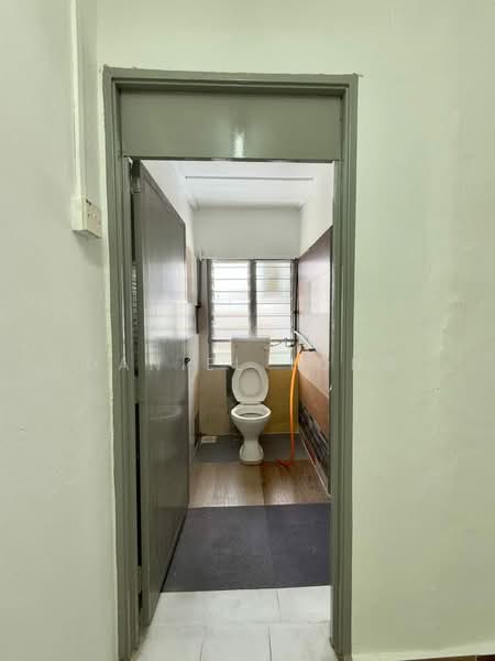 2-storey Terraced House for Sale in Taman Nora (Ulu Tiram) - Daniel Yong - Bathroom - PropertyGuru.com.my