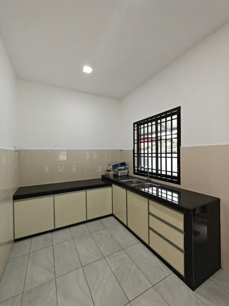 Bungalow for Rent in Johor Bahru (Johor) - Sue Jin Tee - Kitchen - PropertyGuru.com.my
