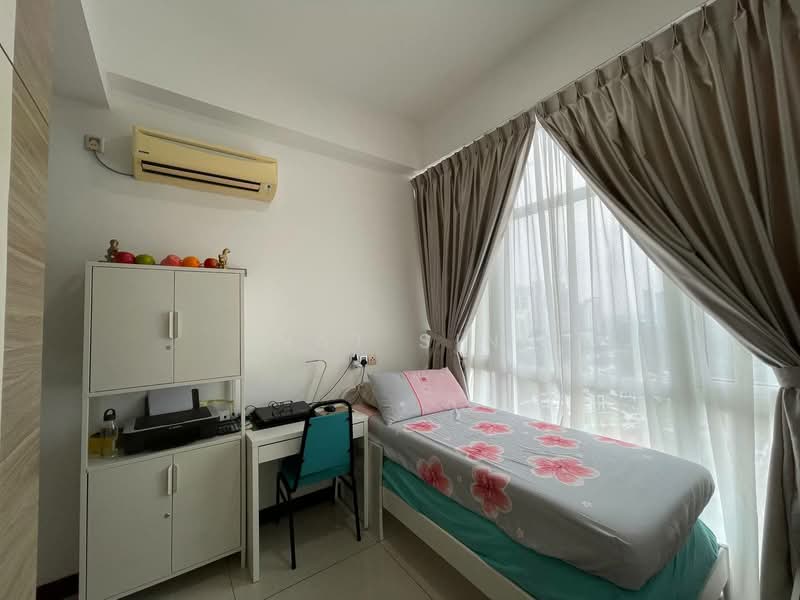 Service Residence for Sale at Paragon Residences @ Straits View - Nat Sin - Bedroom - PropertyGuru.com.my